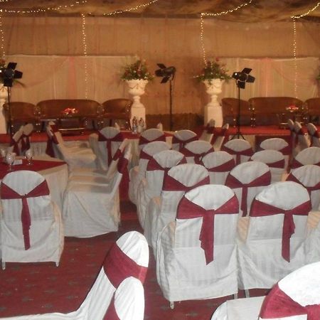 Hotel Crown Plaza Lahor Dış mekan fotoğraf